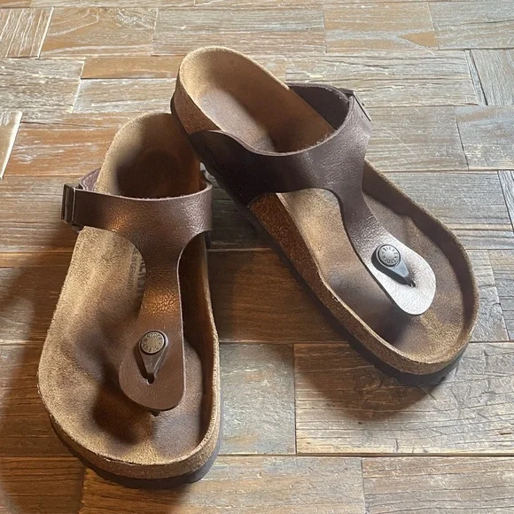 Birkenstock Gizeh Metallic Bronze Sandals🖤 - Picture 3 of 14